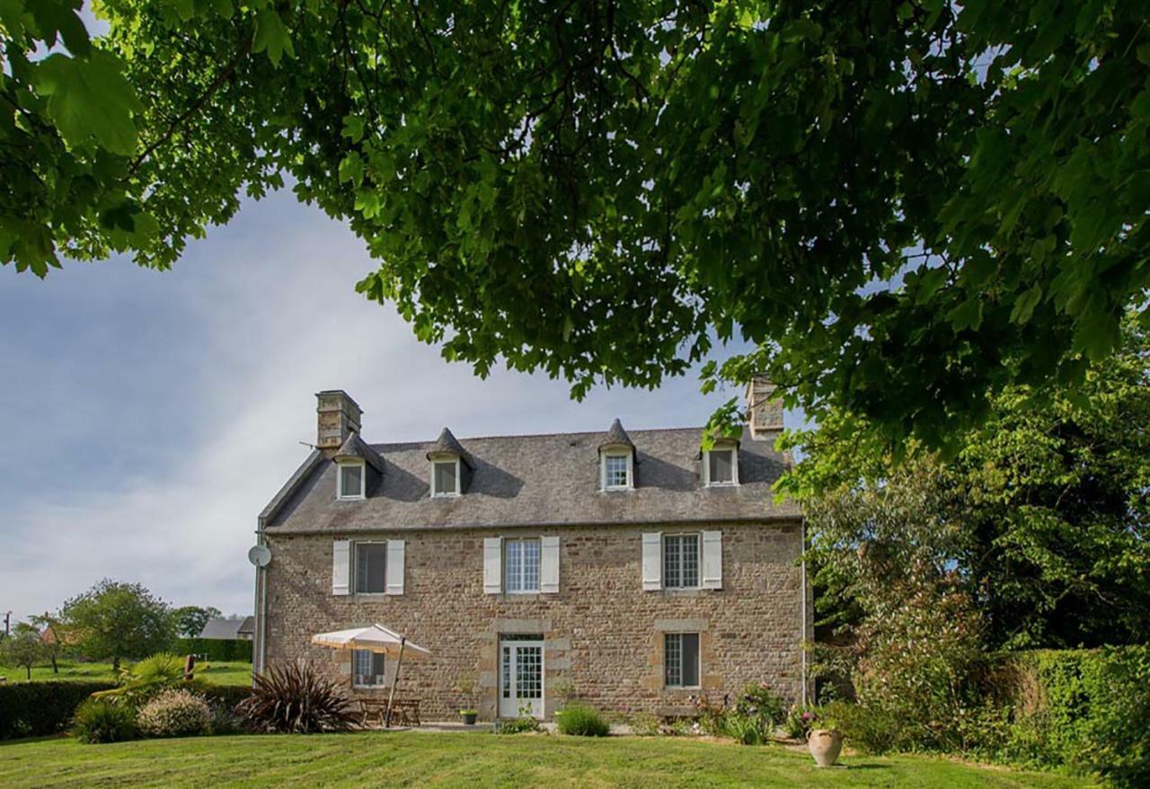 Bed and Breakfast Les Goubelins à La Lande-d'Airou Extérieur photo